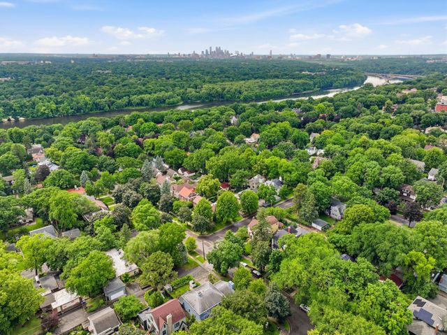 2189 Saint Clair Avenue, Saint Paul, MN 55105