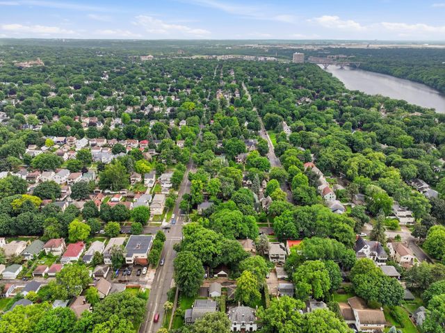 2189 Saint Clair Avenue, Saint Paul, MN 55105
