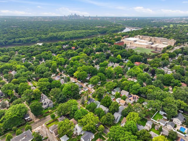 2189 Saint Clair Avenue, Saint Paul, MN 55105