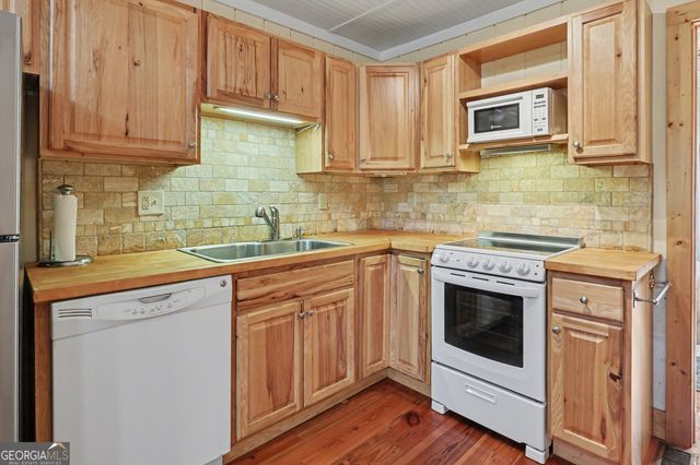 82 Buckeye Lane, Clayton, GA 30525