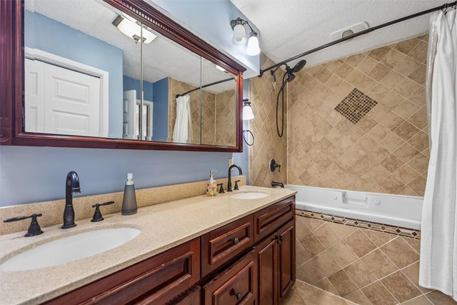 1901 Park Avenue, Des Moines, IA 50315