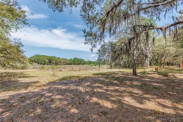 8977 W Emerald Oaks Drive, Crystal River, FL 34428