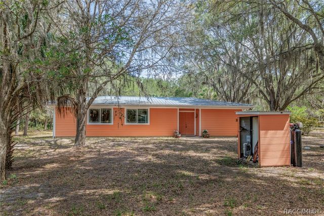 8977 W Emerald Oaks Drive, Crystal River, FL 34428