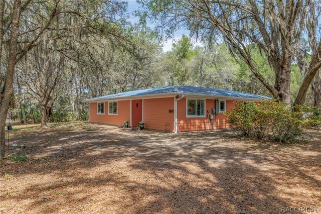 8977 W Emerald Oaks Drive, Crystal River, FL 34428