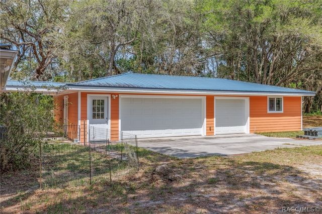 8977 W Emerald Oaks Drive, Crystal River, FL 34428