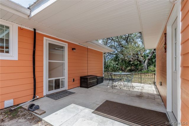 8977 W Emerald Oaks Drive, Crystal River, FL 34428