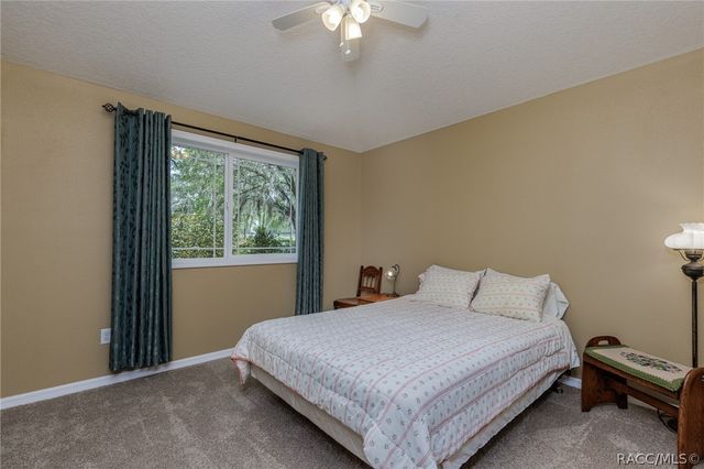 8977 W Emerald Oaks Drive, Crystal River, FL 34428