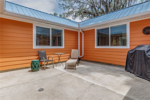 8977 W Emerald Oaks Drive, Crystal River, FL 34428