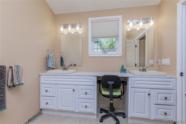 8977 W Emerald Oaks Drive, Crystal River, FL 34428