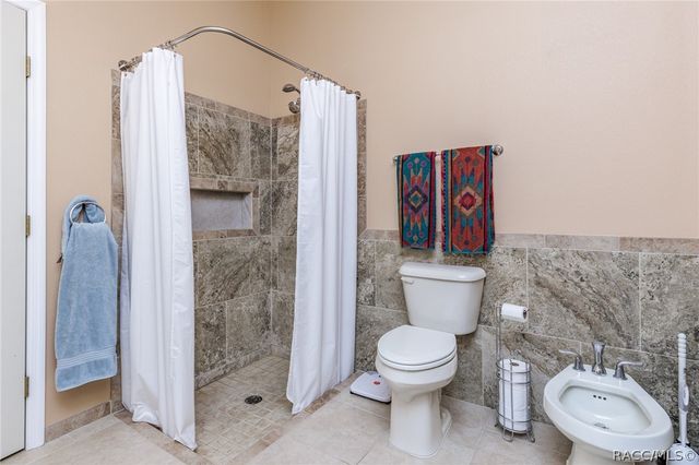 8977 W Emerald Oaks Drive, Crystal River, FL 34428