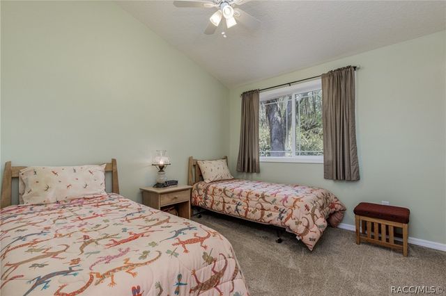 8977 W Emerald Oaks Drive, Crystal River, FL 34428