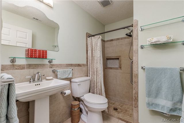 8977 W Emerald Oaks Drive, Crystal River, FL 34428
