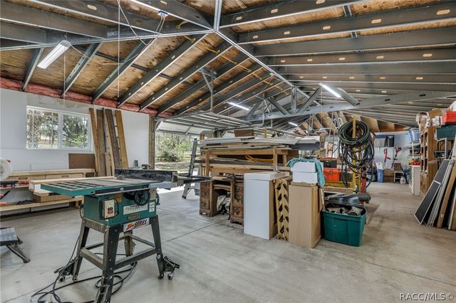 8977 W Emerald Oaks Drive, Crystal River, FL 34428