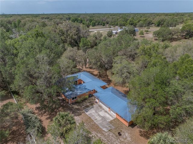 8977 W Emerald Oaks Drive, Crystal River, FL 34428