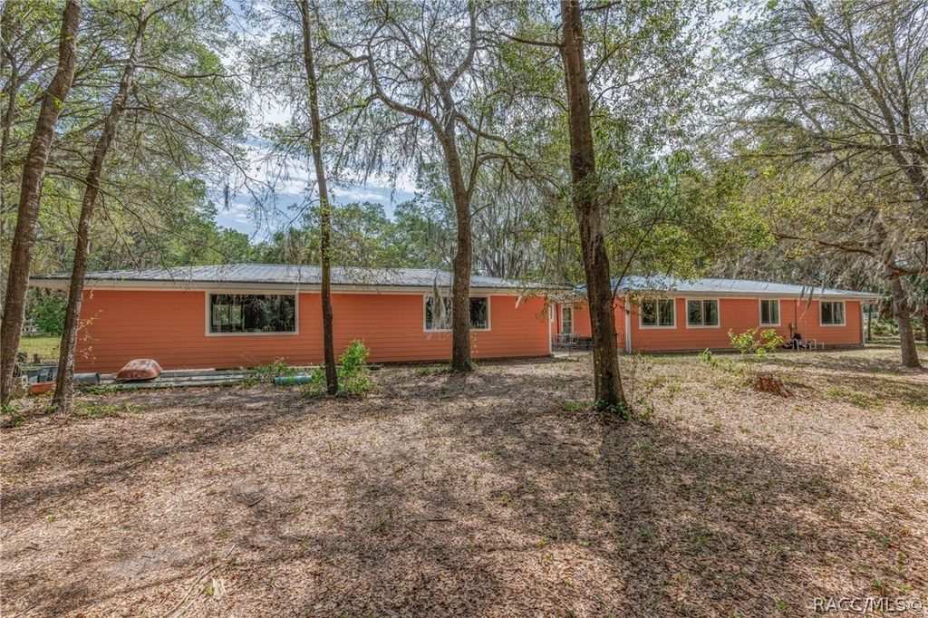 8977 W Emerald Oaks Drive, Crystal River, FL 34428