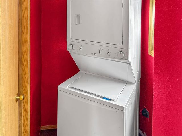 124 W 8th Avenue, Stanley, WI 54768