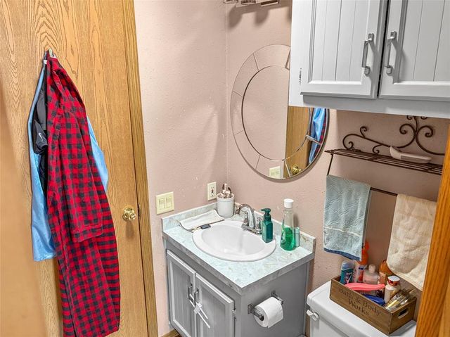 124 W 8th Avenue, Stanley, WI 54768