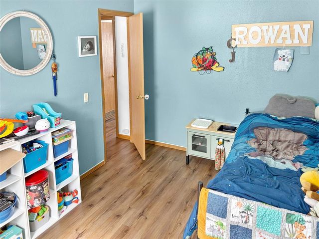 124 W 8th Avenue, Stanley, WI 54768