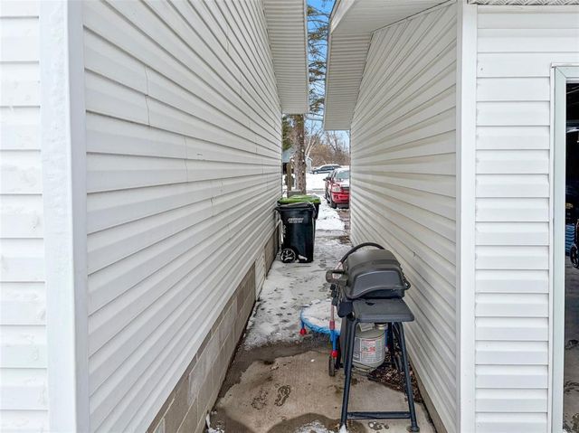 124 W 8th Avenue, Stanley, WI 54768