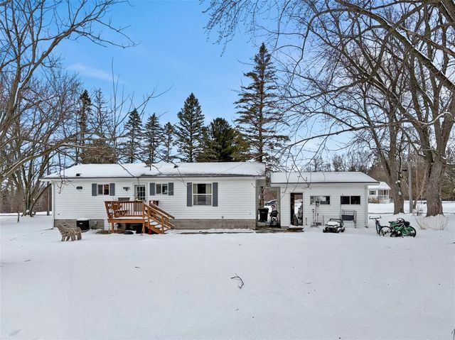 124 W 8th Avenue, Stanley, WI 54768