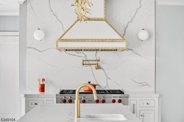 11 HAMILTON ROAD, Millburn Twp., NJ 07078