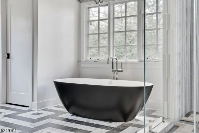 11 HAMILTON ROAD, Millburn Twp., NJ 07078