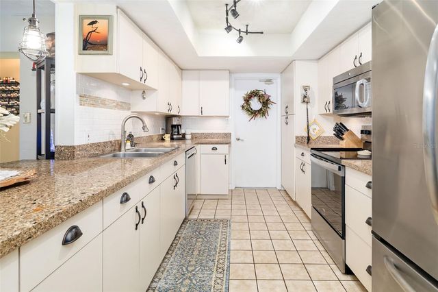 3012 HYDE PARK STREET, Sarasota, FL 34239