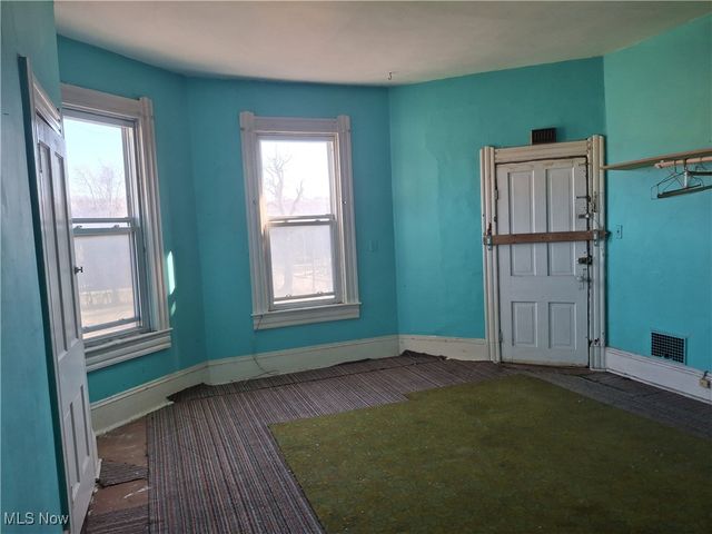 645 Logan Street, Steubenville, OH 43952