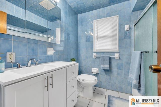 1 Yuro Drive, Edison, NJ 08837