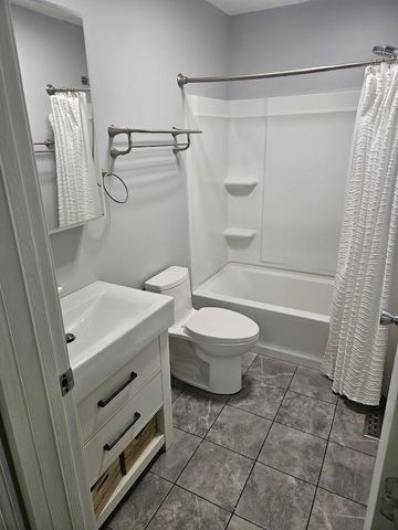 240 Macenroe Drive, 71D, Blacklick, OH 43004