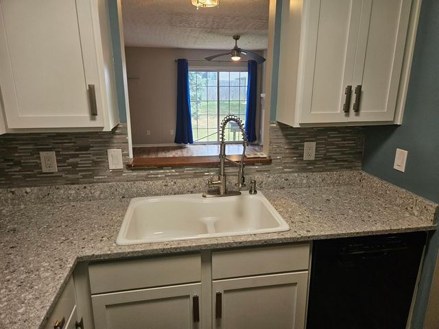 240 Macenroe Drive, 71D, Blacklick, OH 43004
