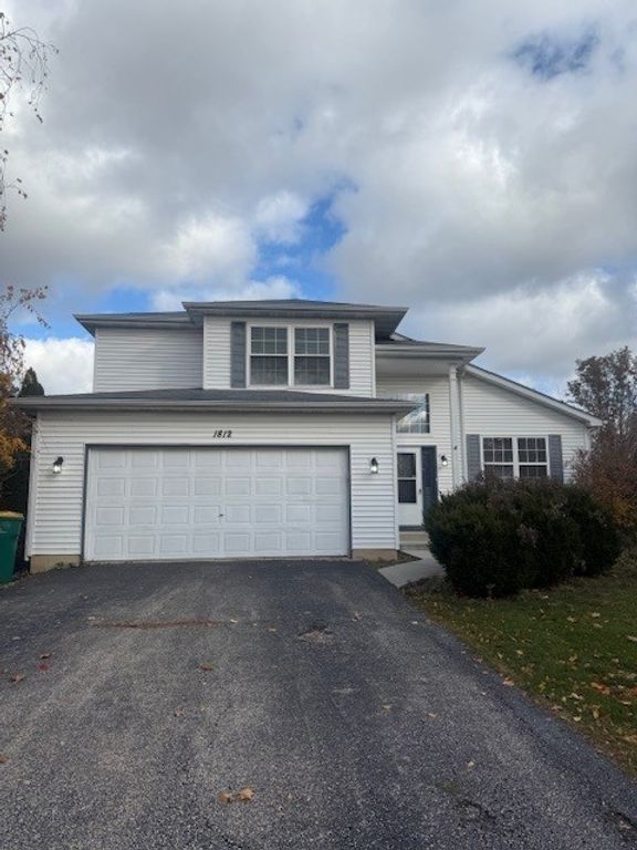 1812 Wake Island Drive, Joliet, IL 60435