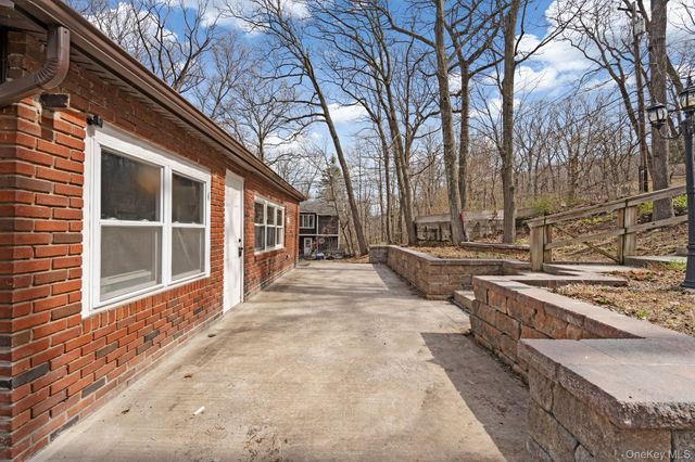4 Woodland Circle N, Monroe, NY 10950