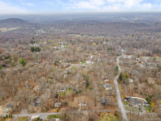4 Woodland Circle N, Monroe, NY 10950