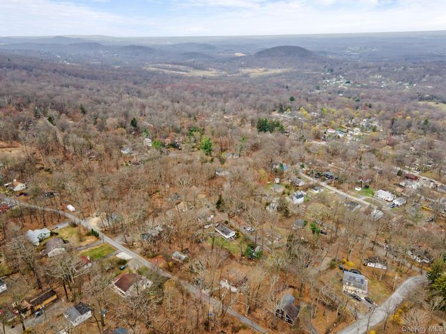 4 Woodland Circle N, Monroe, NY 10950