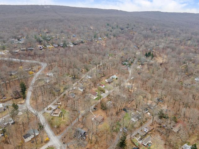 4 Woodland Circle N, Monroe, NY 10950