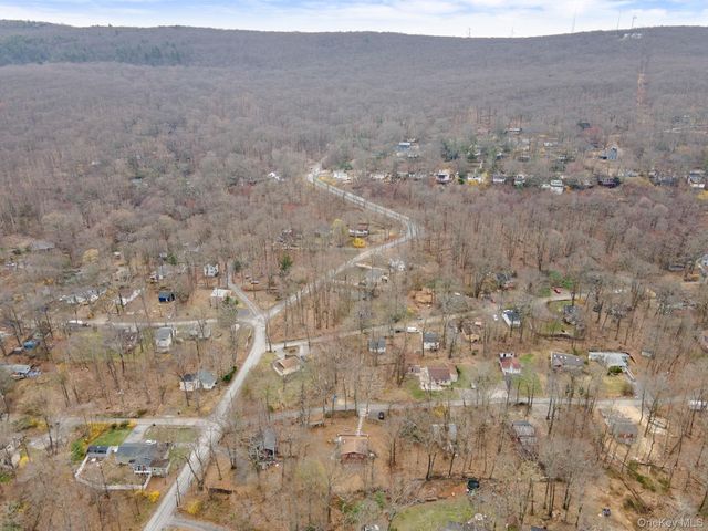 4 Woodland Circle N, Monroe, NY 10950