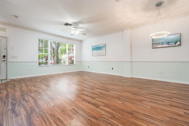 2118 GOLDEN OAK LN, Valrico, FL 33594