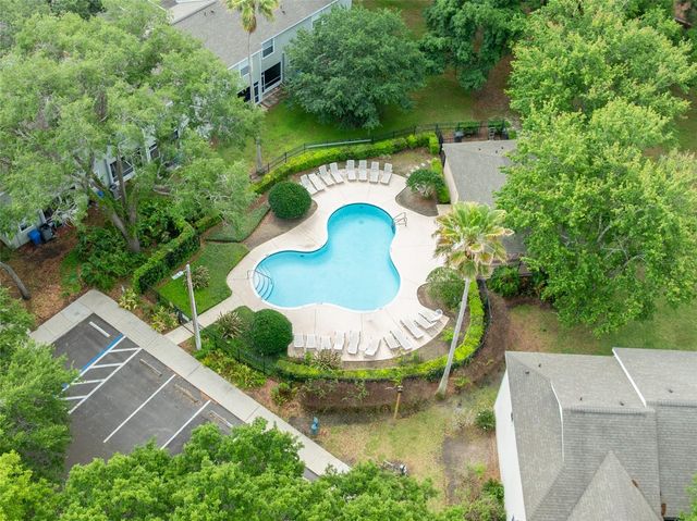 2118 GOLDEN OAK LN, Valrico, FL 33594