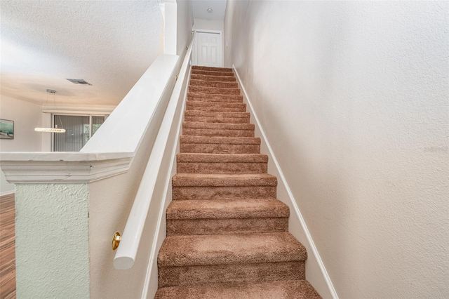 2118 GOLDEN OAK LN, Valrico, FL 33594