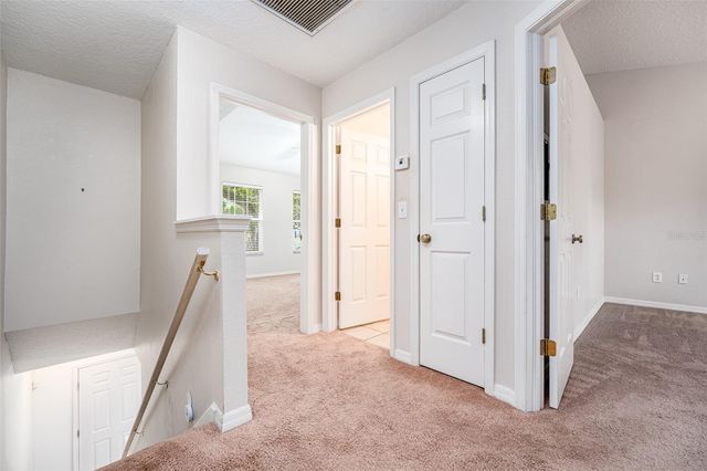 2118 GOLDEN OAK LN, Valrico, FL 33594