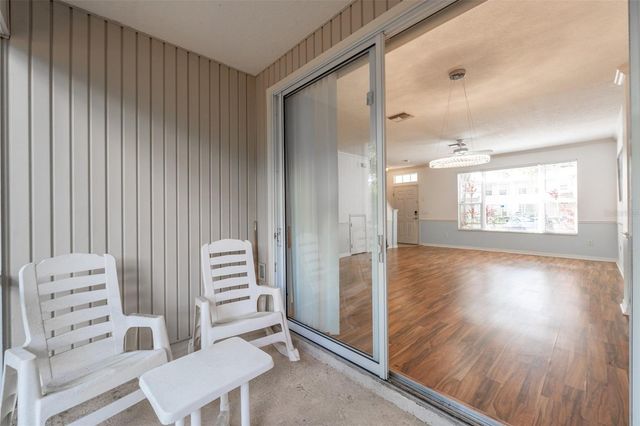 2118 GOLDEN OAK LN, Valrico, FL 33594