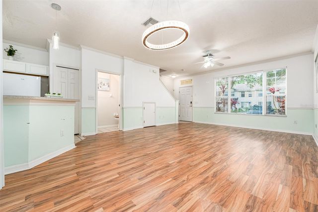 2118 GOLDEN OAK LN, Valrico, FL 33594