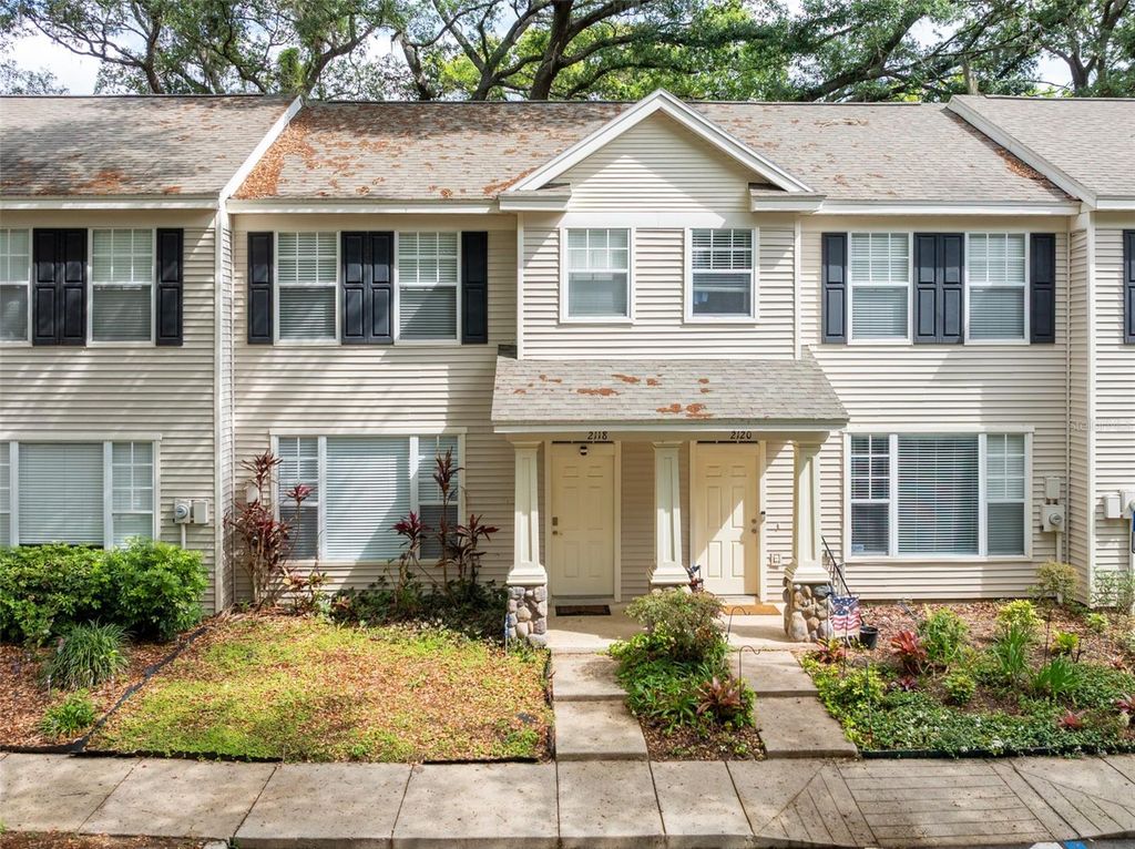 2118 GOLDEN OAK LN, Valrico, FL 33594