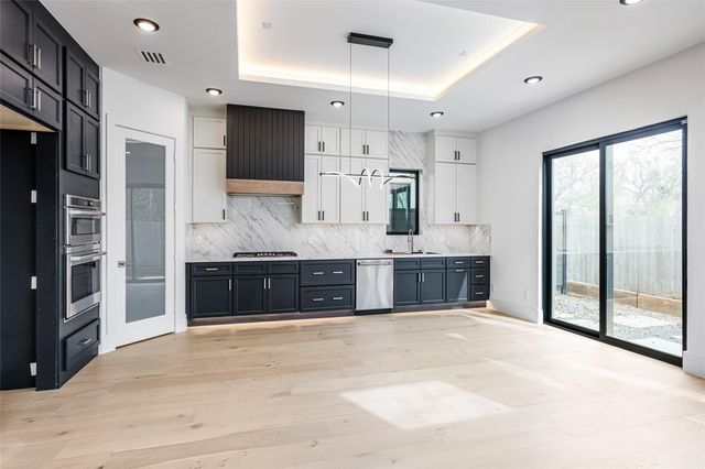 623 Rolling Oaks, Stafford, TX 77477