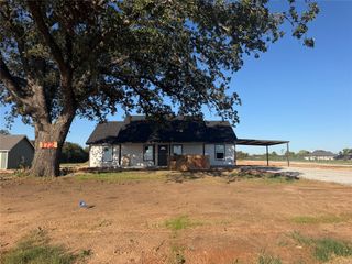172 Altom Road, Springtown, TX 76082