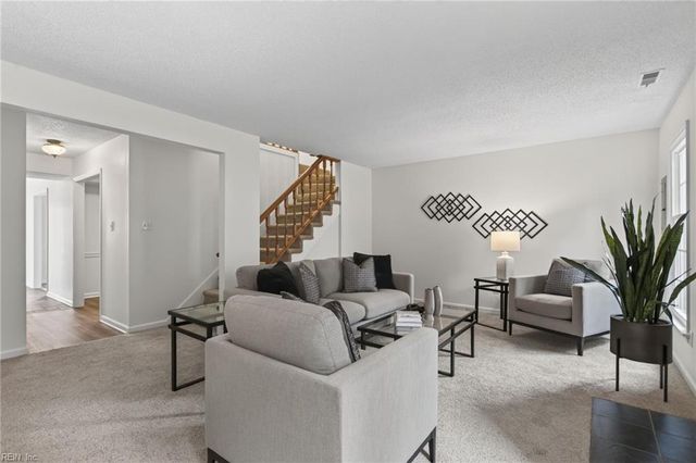 306 Worthington SQ, Portsmouth, VA 23704