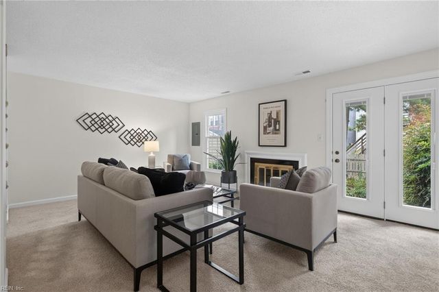 306 Worthington SQ, Portsmouth, VA 23704