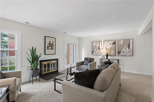 306 Worthington SQ, Portsmouth, VA 23704