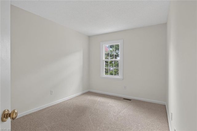 306 Worthington SQ, Portsmouth, VA 23704